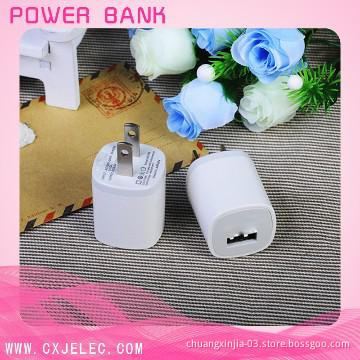 Portable and Universal travel charger for smartphone